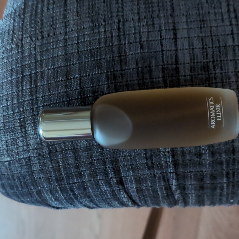 Clinique Aromatics Elixir Perfume Spray in Yellow Box - Picture 4 of 4